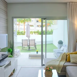 https://ocean-garden-suite-103.tenerifehoteles.net